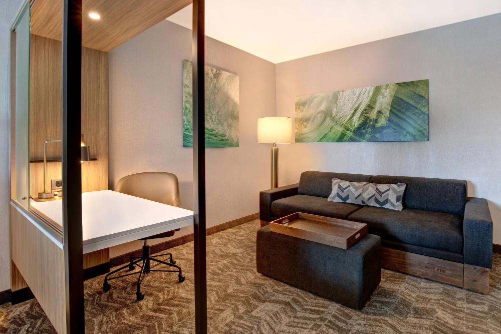 Suite, 1 King trundle, Trundle bed interior